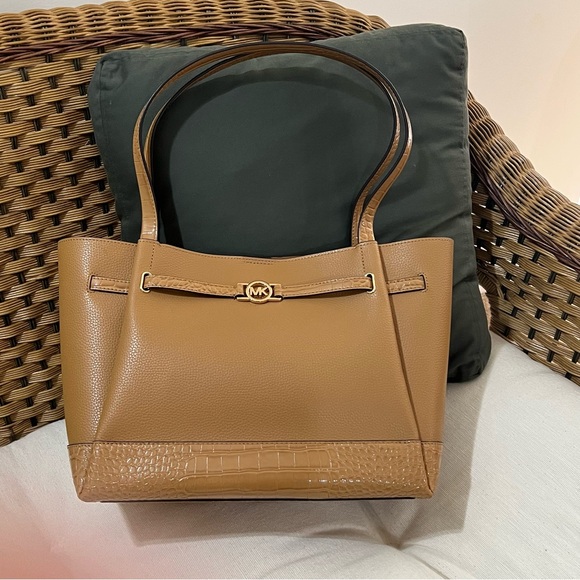 Michael Kors Light Brown Large Pebbled Belted Leather Tote - Picture 1 of 16